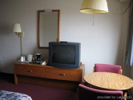 Amerivu Inn & Suites-Avon Room photo